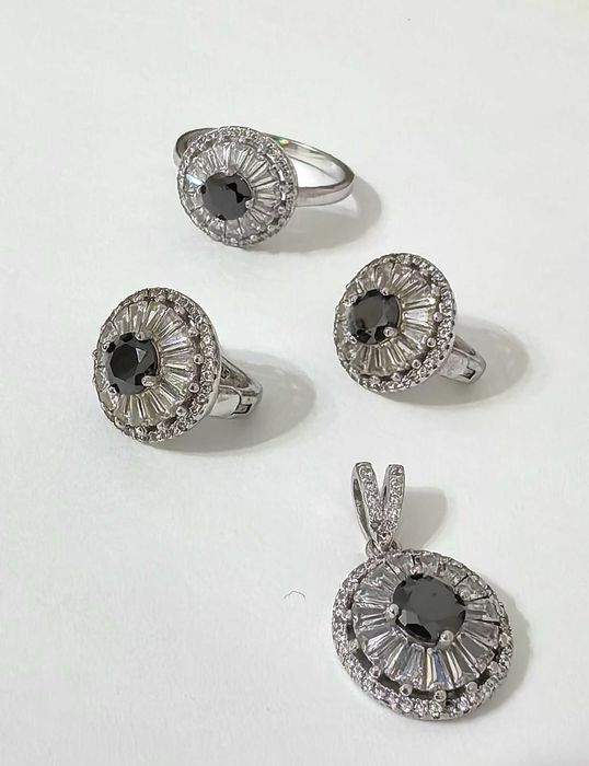Комплект из серебра
