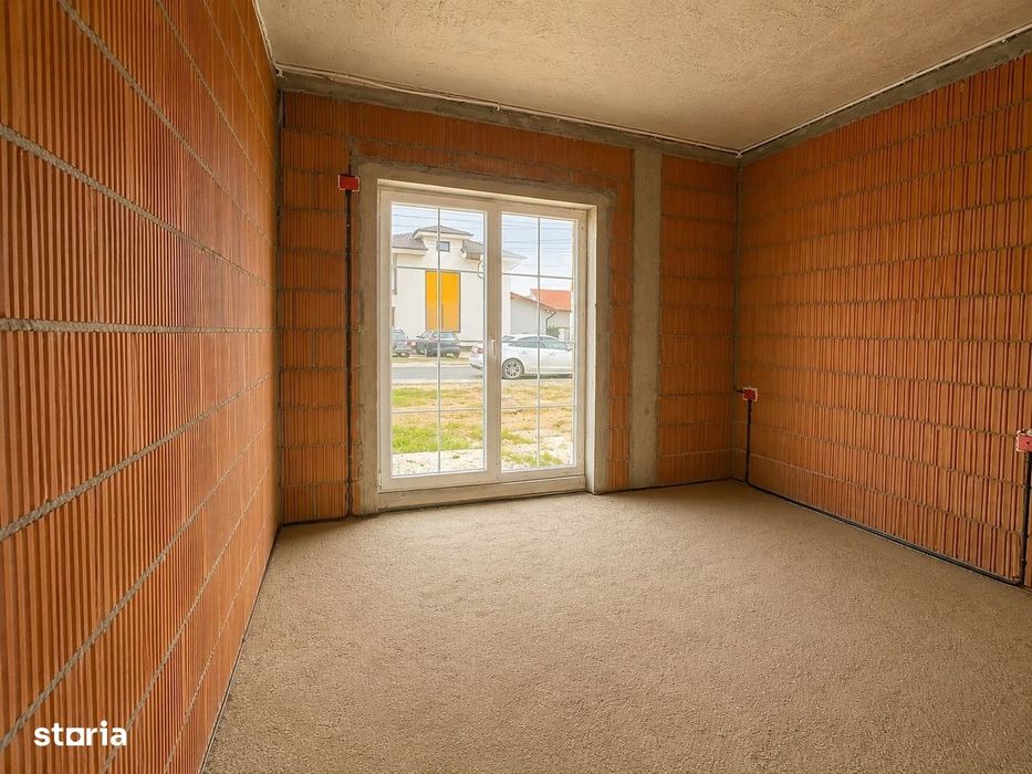 Duplex despărțit | 4 cam | 2 băi | Toate utilitățile | Zonă centrala