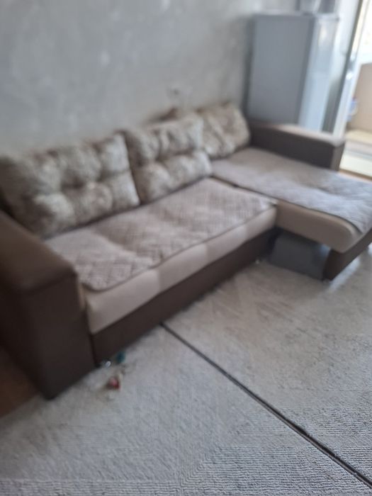 Продам диван с пуфиком