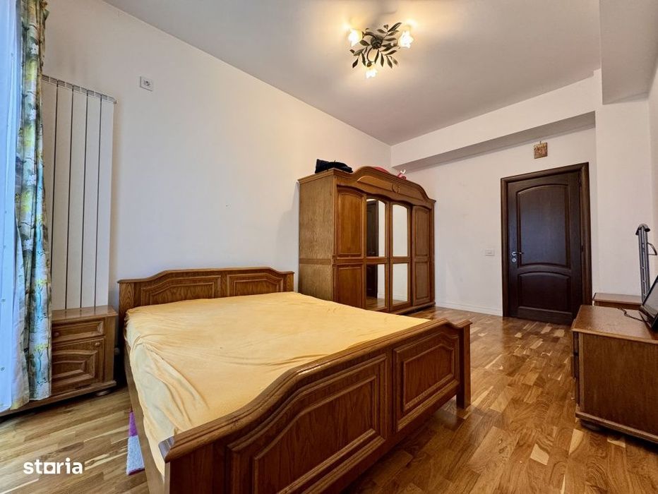 Mobila dormitor lemn masiv complet șifonier noptiere comoda tv