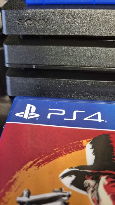 Vand Playstation SONY PS4 PRO modelul silentios