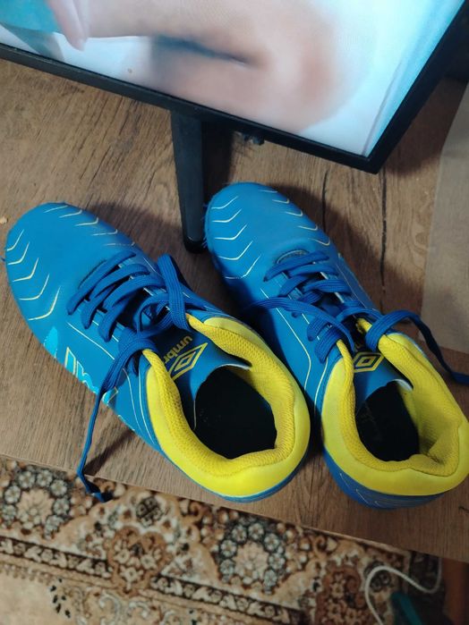 Детски бутонки Umbro 37 номер