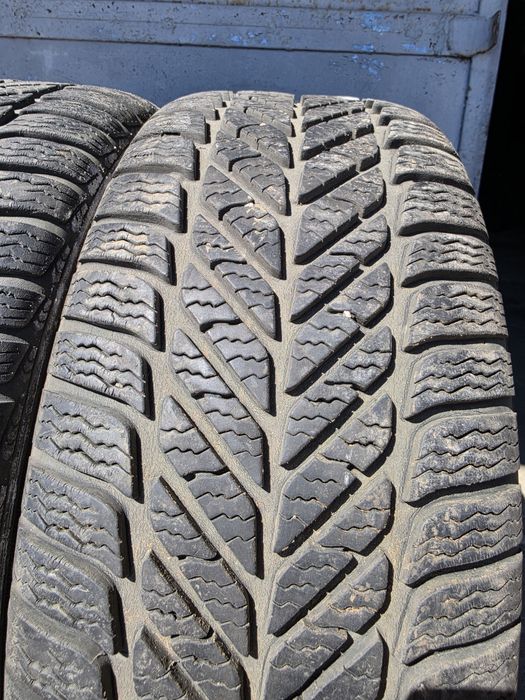 2 бр. зимни гуми 205/55/16 Debica 6-6,5 mm DOT 2915