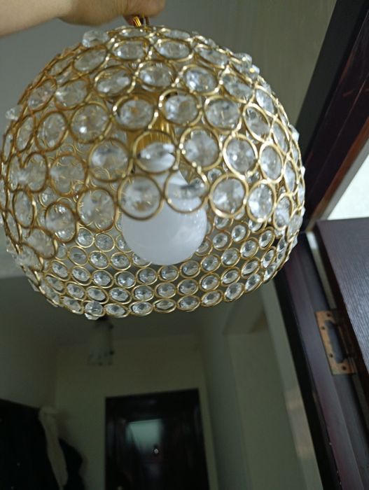 Продам люстры в отличном состоянии