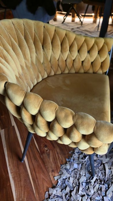 Маса за хранене.Шкаф,скрин,нощни шкафчета. Дизайнерска!