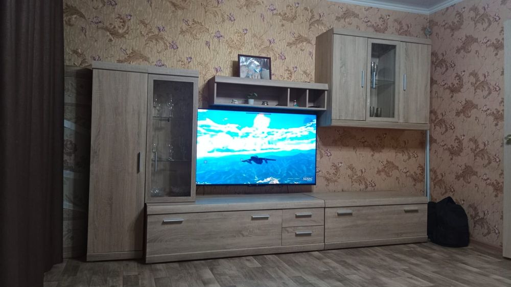 Продам тв  зону в хорошем состоянии.