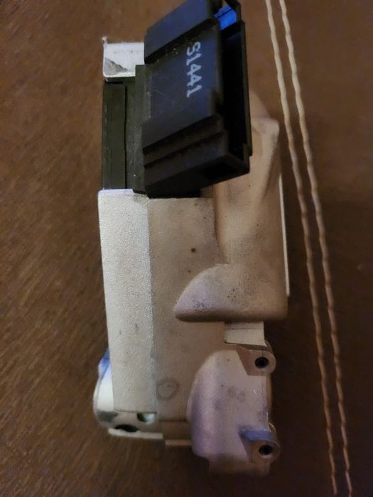 Продавам механизъм за централно заключване на волан