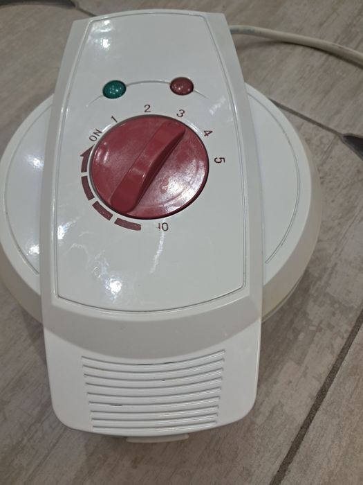 Вафельница Binatone продам.
