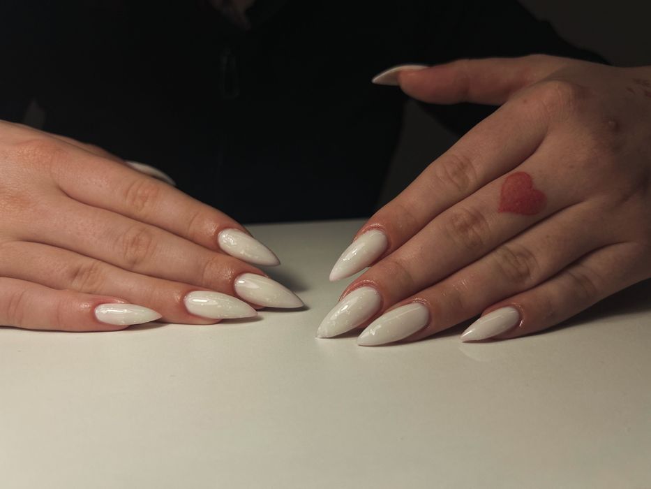 Маникюр и педикюр