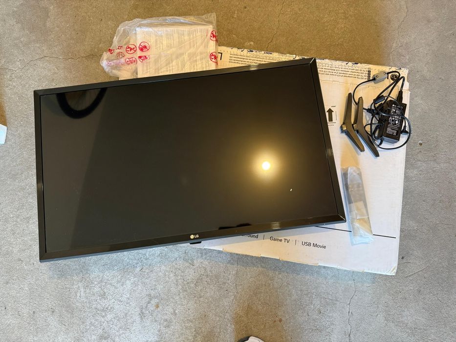 Телевизори LG32LJ510U и SmartTech LE-32Z1