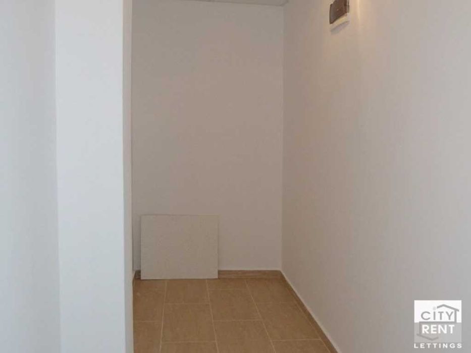 110679 Козметичен салон под наем до Стадиона във Велико Търново