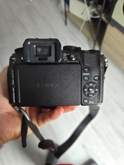 Panasonic Lumix DMC G7 cu obiectiv si  accesorii