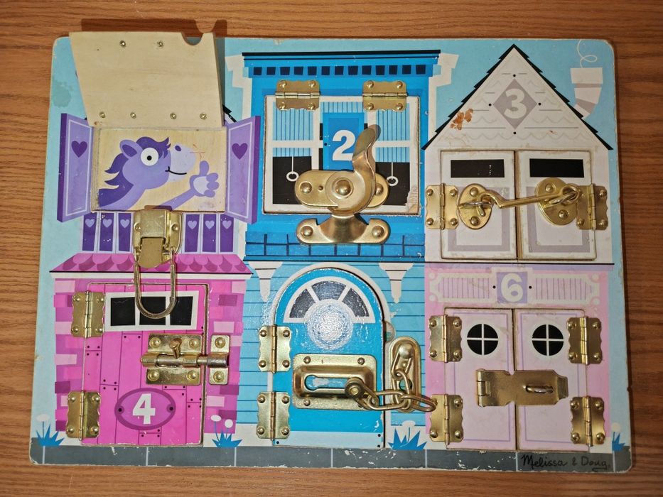 Развивающая игрушка для малышей