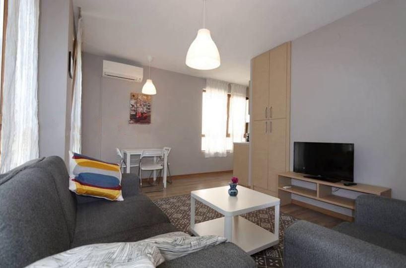 Дава се под наем Двустаен апартамент в София, Яворов - 79 кв.м за 600 € - Снимка #2