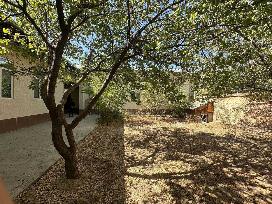 СРОЧНО !! Продается участок в Яшнабаде 6 соток 6 комнат