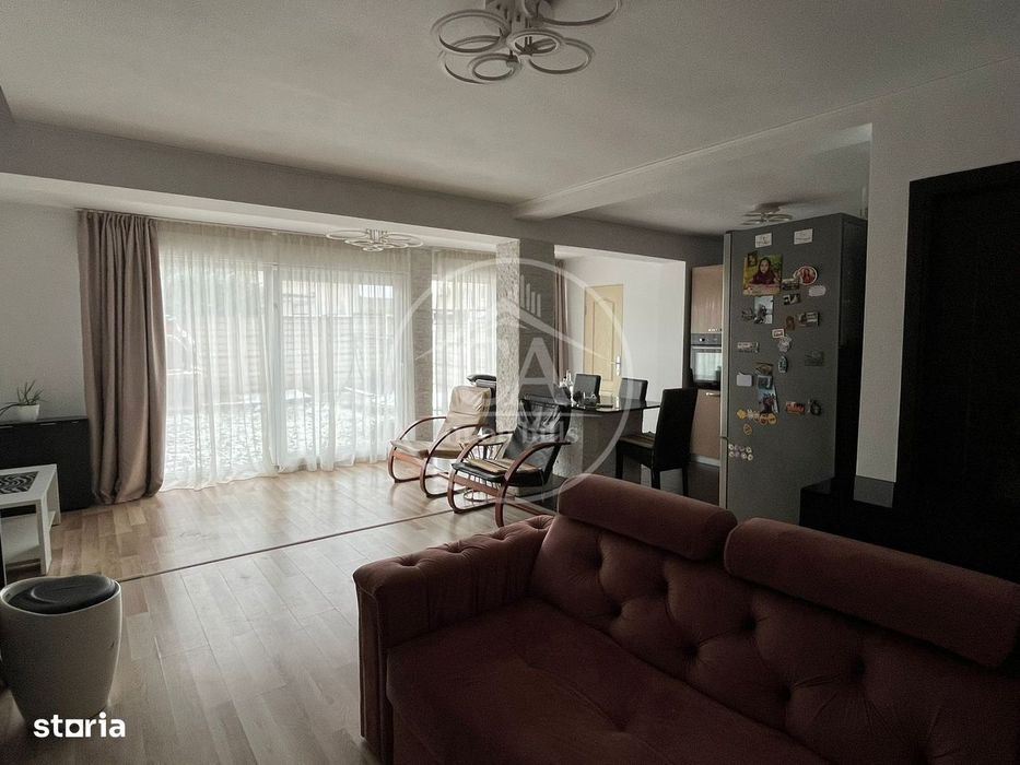 Casă de vânzare tip duplex cu 4 camere în Nojorid, Oradea.