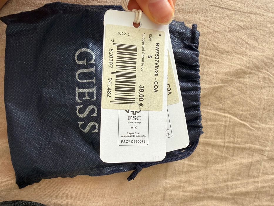 Тъмно сив дамски колан guess
