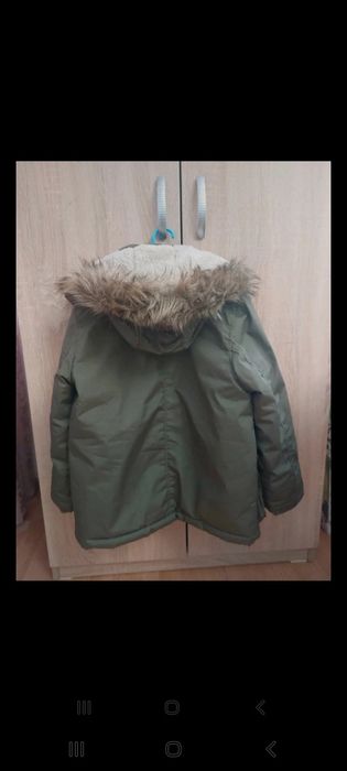 Parka kaki pentru baieti de 7-8 ani, cu gluga detasabila, vătuită.