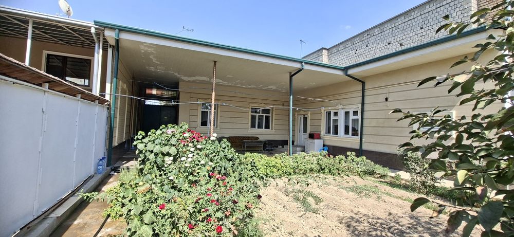 Янгийол шахрида ховли уй сотилади.