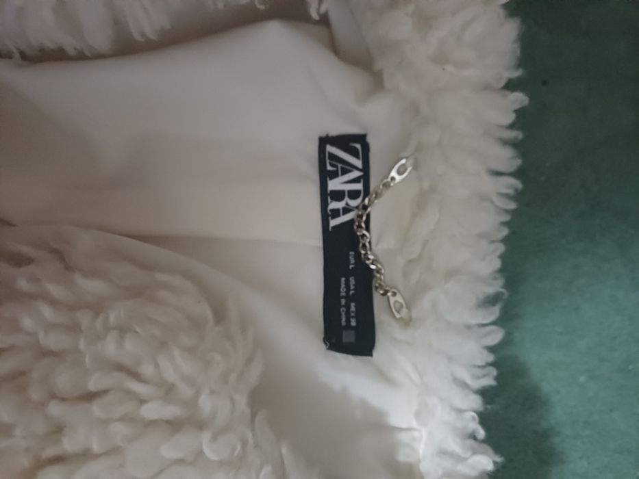 Кафяво палтенце и бяло на Зара