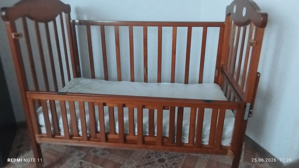 Продам детскую кроватку