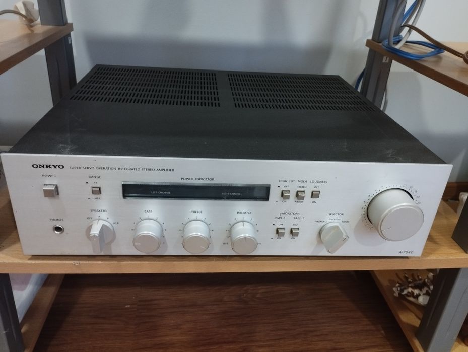 Усилвател Оnkyo запазен