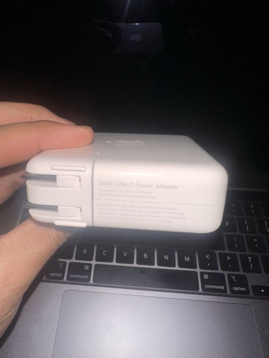 Macbook pro 2019 i9 9980 HK 32/1TB/8vcard