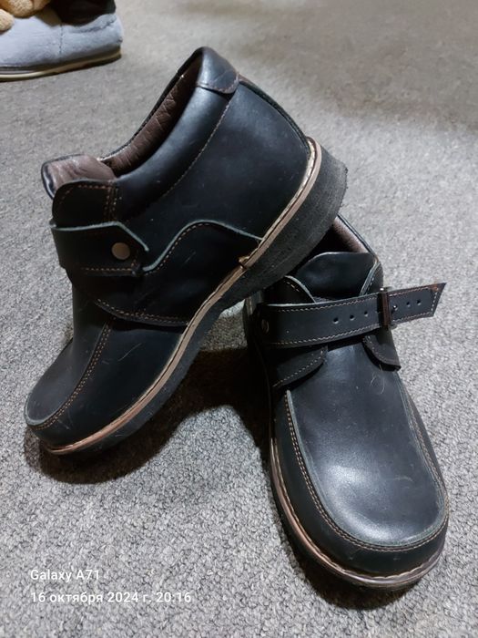 Продам ортопедические кожаные туфли на мальчика