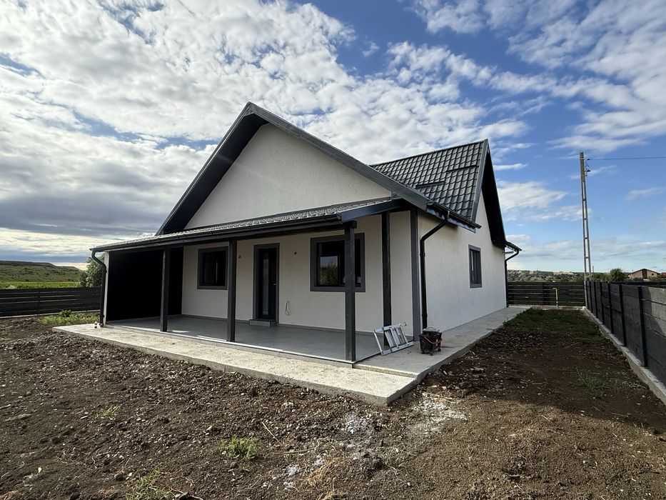 Casa la cheie Letcani