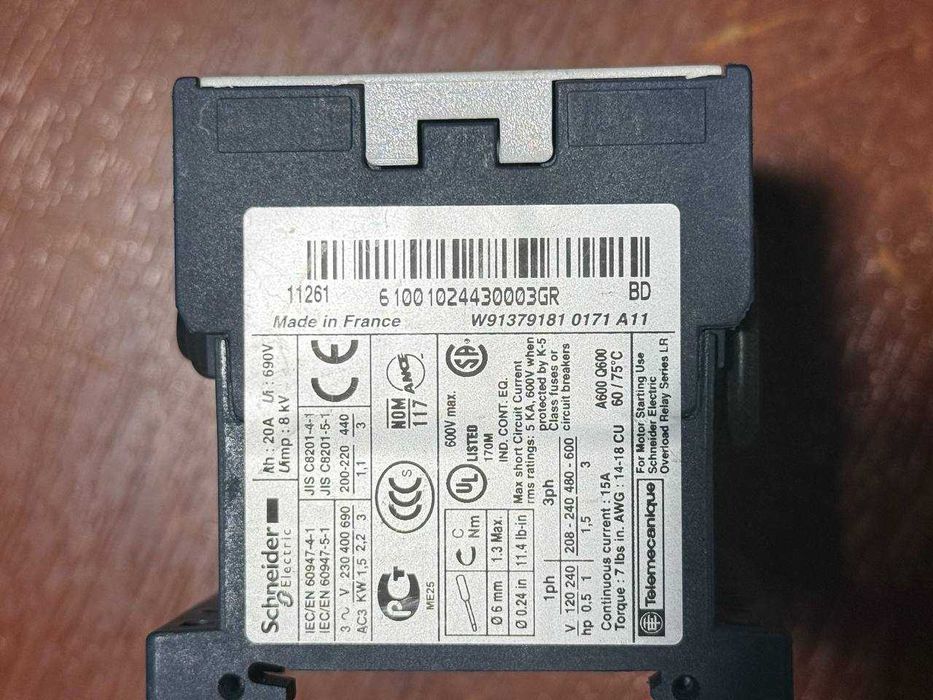 Реверсивный контактор Schneider Electric LP2K0610BD3 (24V DC)
