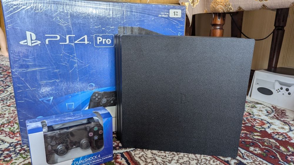 Playstation 4 Pro 1tb+2 ta yangi joystick+450 ta uyin