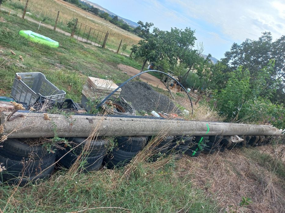 Стълб за изграждане на ел мрежа