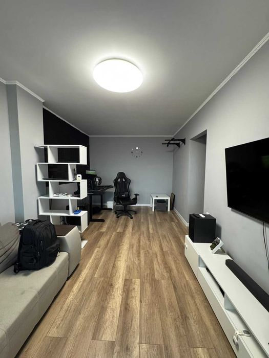 Продам 2 комнатную 12 микрорайон