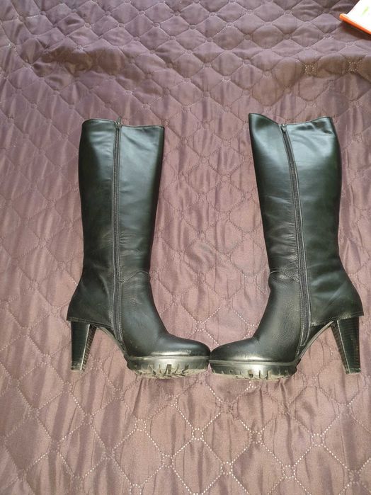 Дамски ботуши 37 и 38 номер