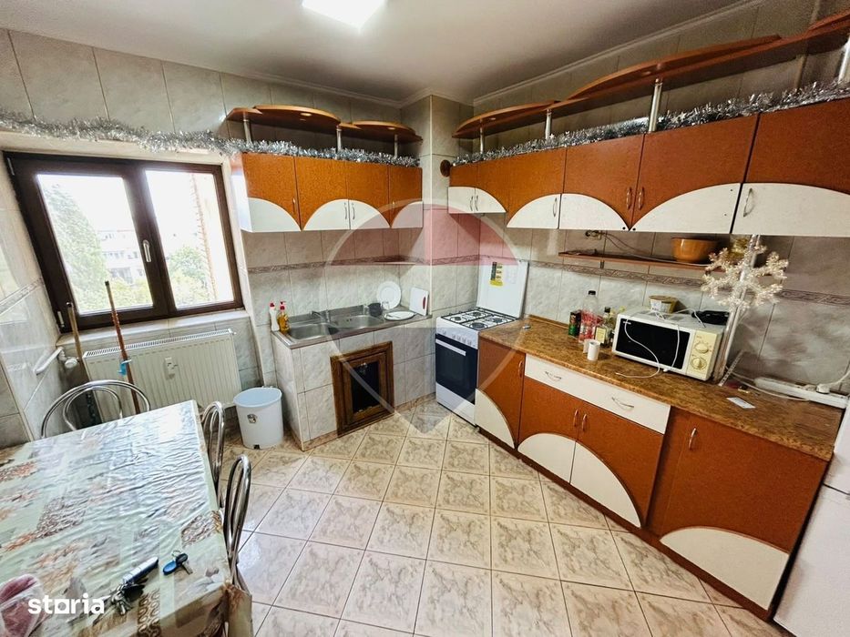 Apartament 4 camere Rovine