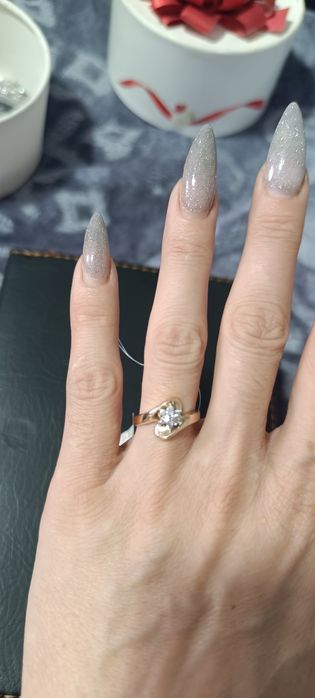 Продам золото  585 пробы.