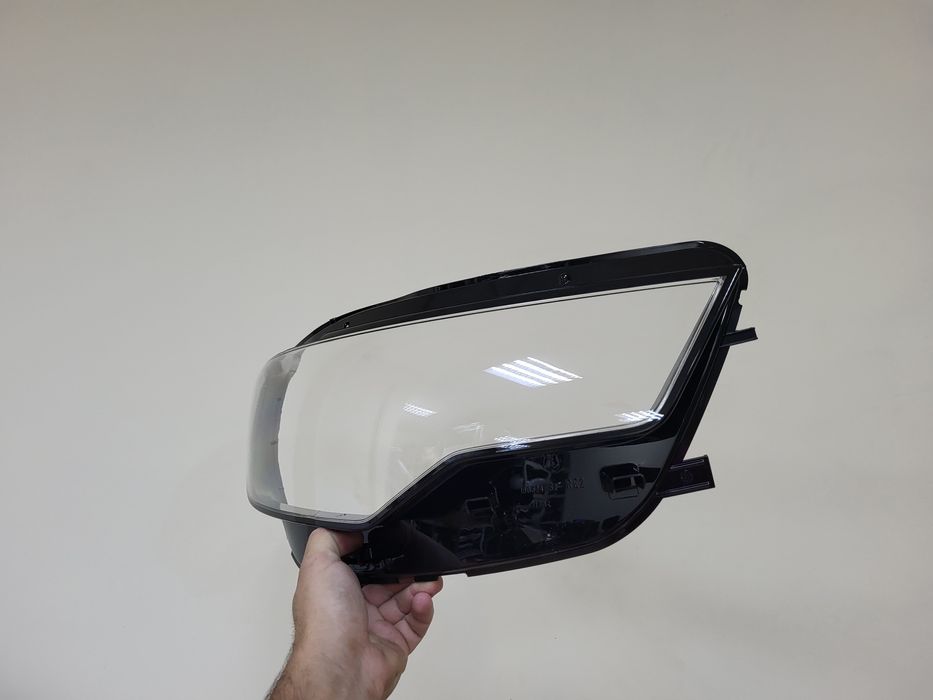 Дясно стъкло за фар Audi A6 C7 преди фейслифт dqsno styklo far farovе