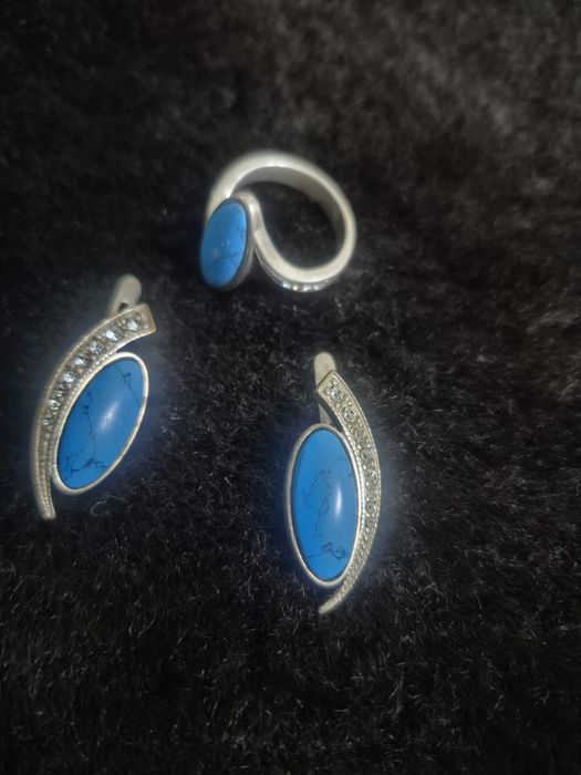 Серьги и кольца из серебра