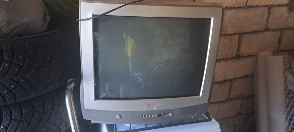 Телевизор квадрат