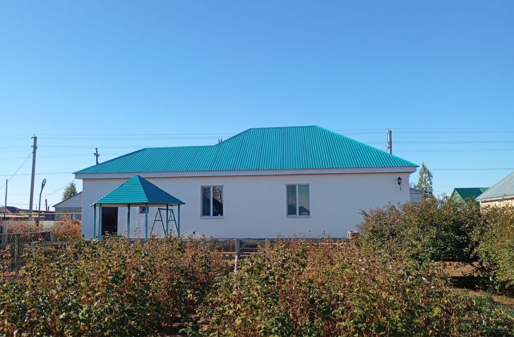 Продается дом с гаражем  в поселке Сарыжар