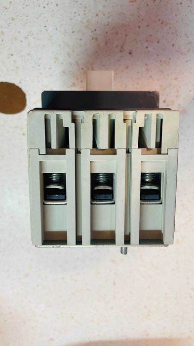 Intrerupator automat (disjunctor - usol) XT1B 160 TMD 160-1600 3P FF