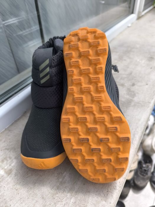 Боти adidas и skechers
