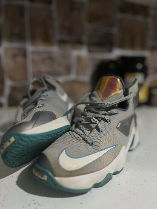 продаю кроссовки nike