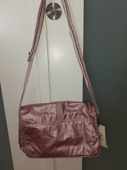 Бутикова чанта за през рамо нова