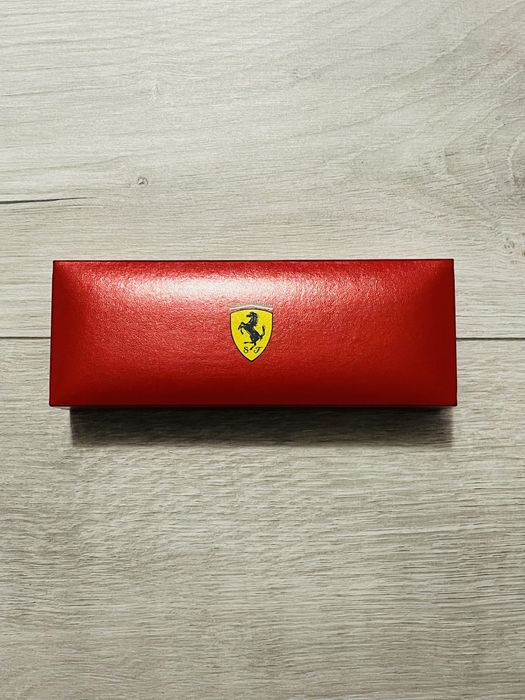 Оригинална кутия за химикал за Ferrari