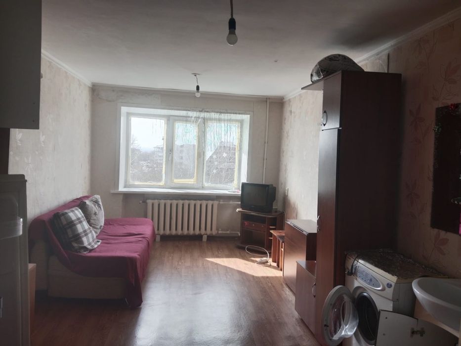 Комната 28 квадратов.