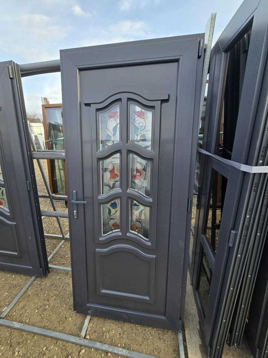 Usi noi Gri Antracit pret de la 1650 lei