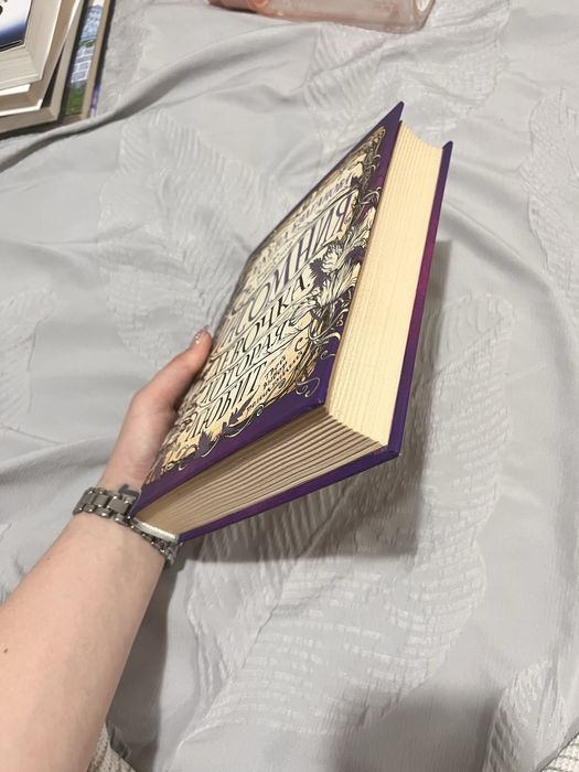 Книга Девочка которая любит