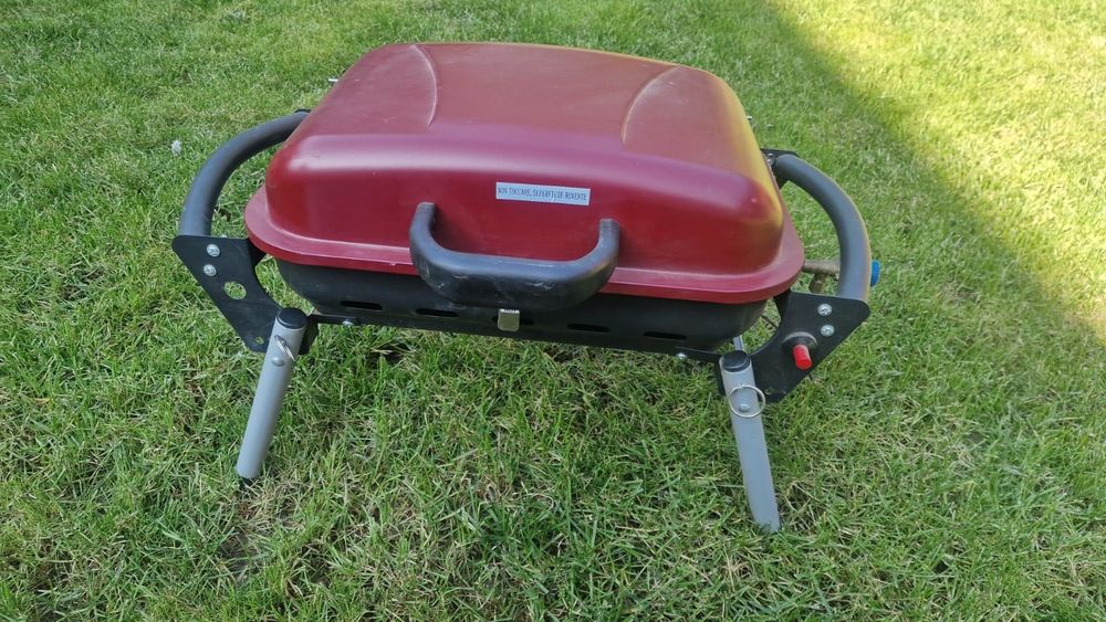 Grătarul Portabil pe Gaz – Compact, Puternic și Gata de Aventură