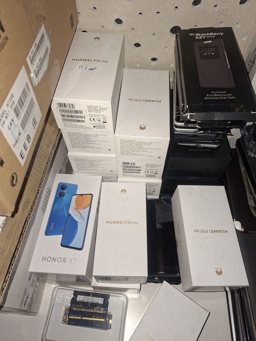 Vand telefoane mobile